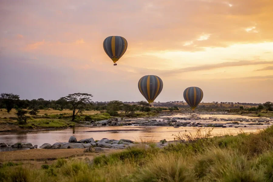 serengeti-balloon-safari-hero-sunrise-river